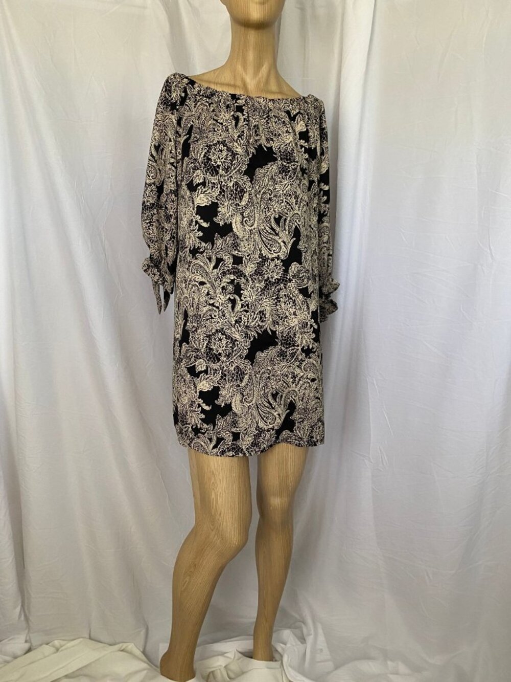 Veronica M Dress Small Black & Beige Paisley Print Off-Shoulder Tie Sleeves